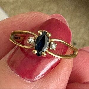 Vintage. Gold petite sapphire and diamond ring Ring